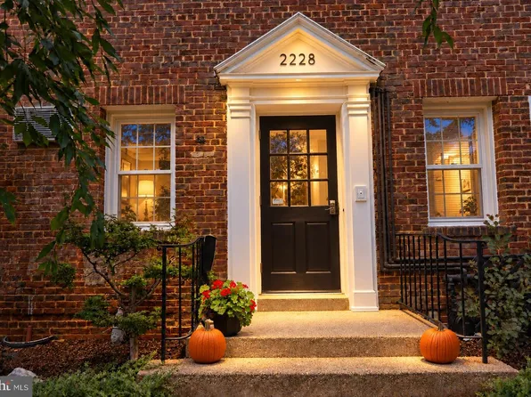 2228 40th St NW APT 3, Washington, DC 20007