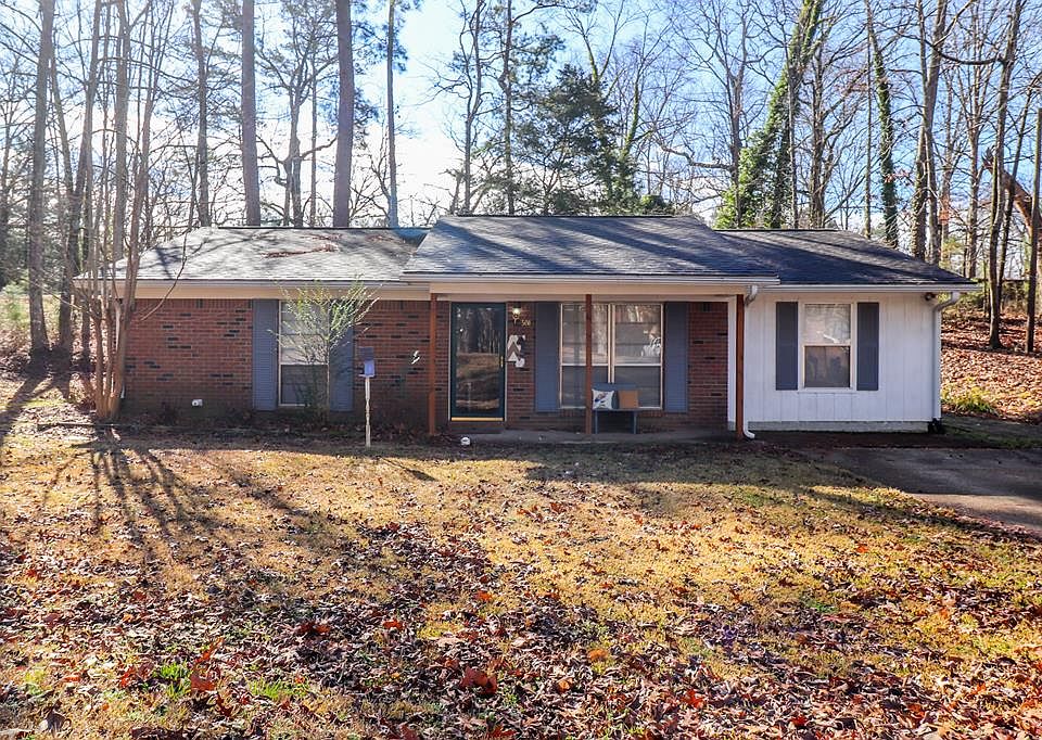 1st image of 301 Palmer Dr