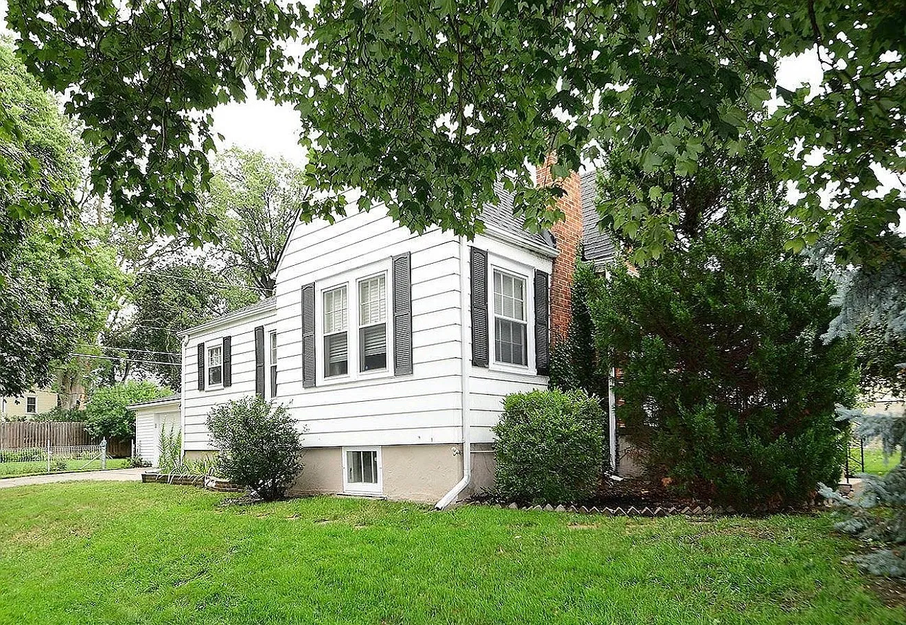 4 bed, 1460 sqft, $2,000 — Photo 2