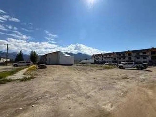 904 Geikie St, Jasper, AB T0E 1E0