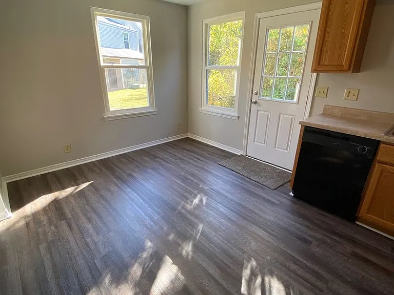 102A Kingsbury Ct — Photo 5
