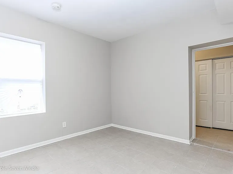8048 S Paulina St — Photo 9
