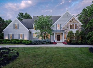 3925 Waterford Ct, Beachwood, OH 44122