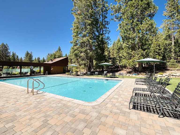 125 Lassen Dr #8 — Photo 24
