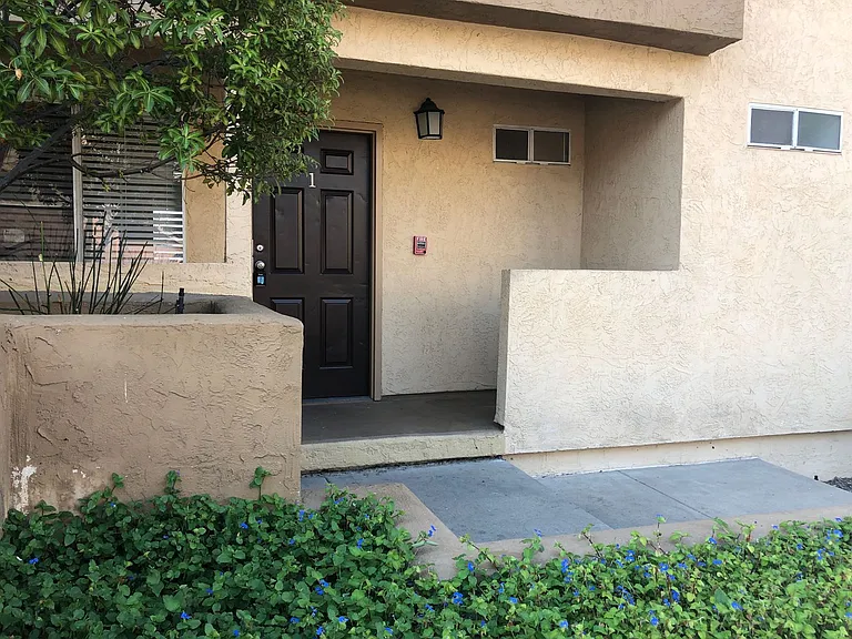 Riley Street — Photo 3