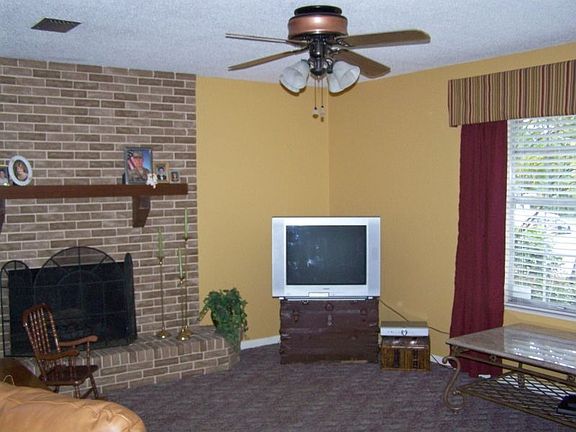 2nd image of 762 NW Brady Cir