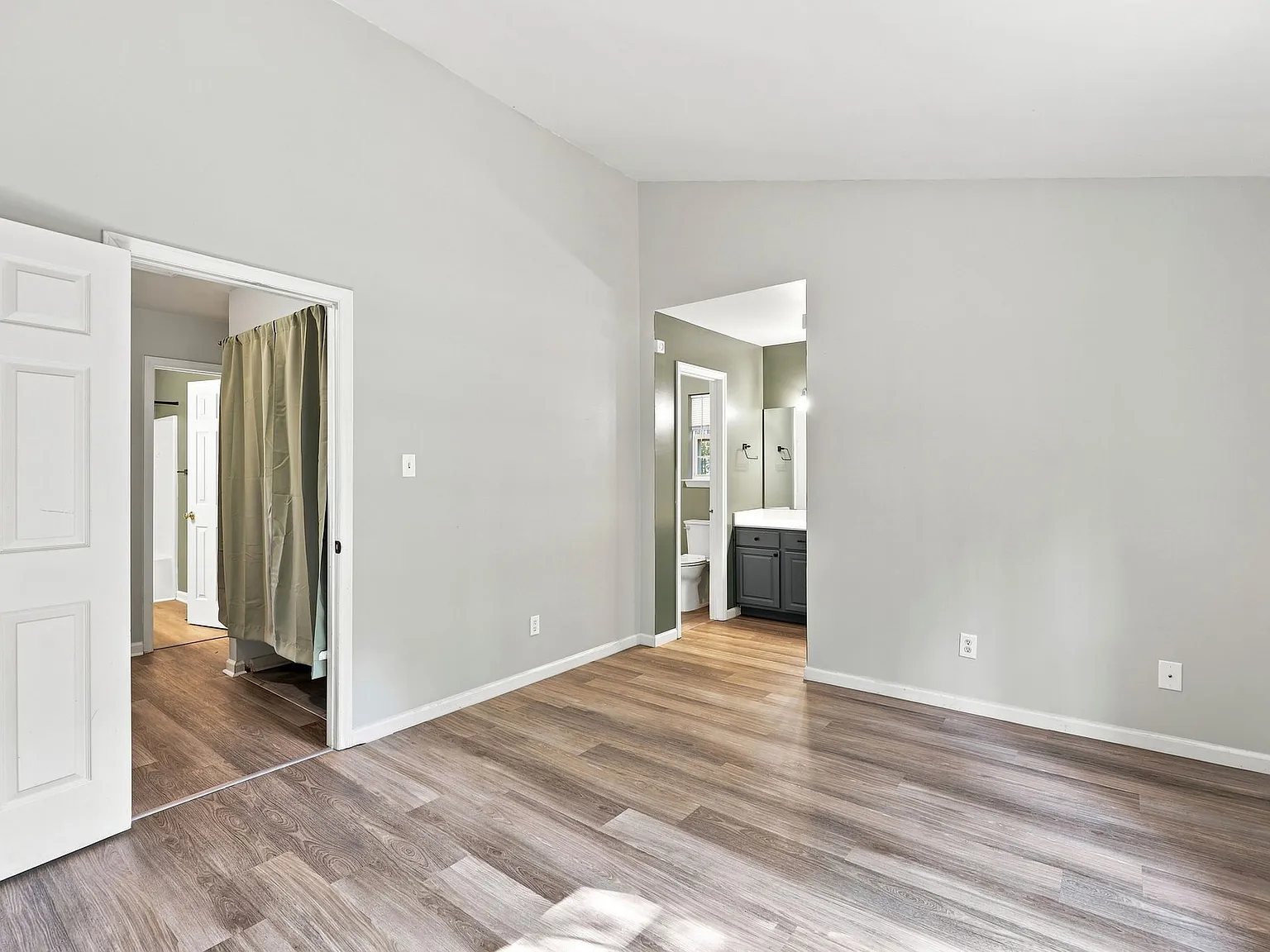 3 bed, 1197 sqft, $2,500 — Photo 4