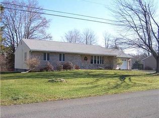 31 Weather Oak Hill Rd, New Windsor, NY 12553