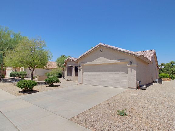 3rd image of 2428 E Malaga Dr