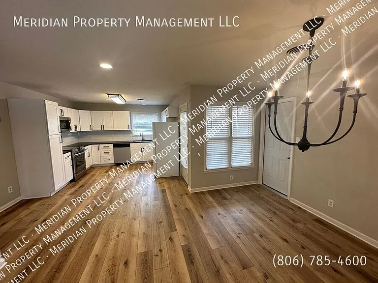 4423 27th St — Photo 3