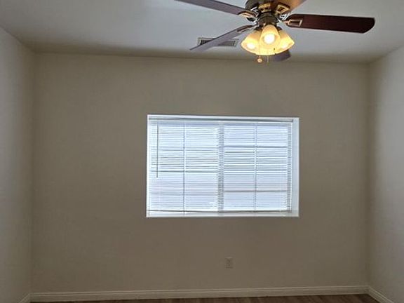 5th image of 704 Meadow Grove Ct APT B