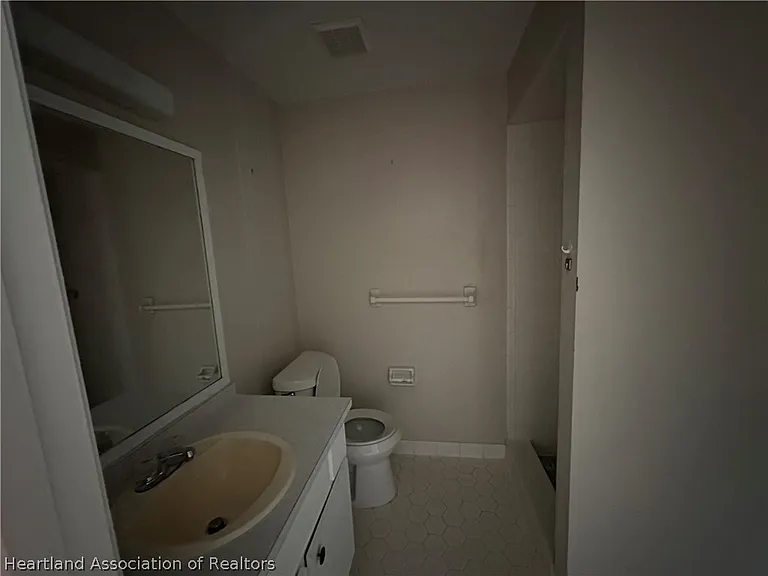 6215 Candler Ter — Photo 5
