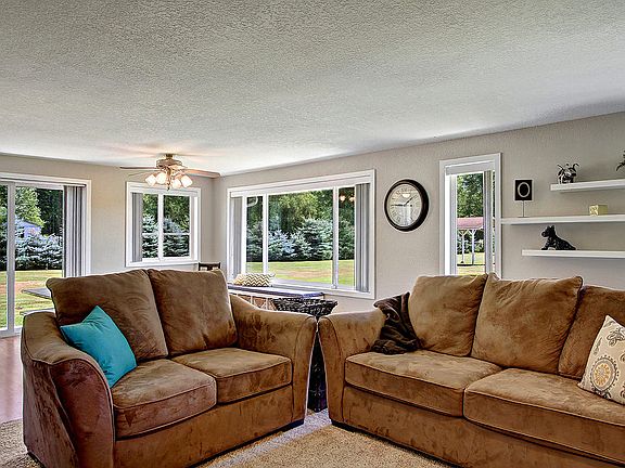 5th image of 14929 67th Ave NE
