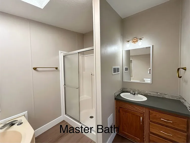 852 Charles Rd — Photo 42
