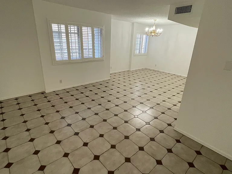 345 Myrtle St #16 — Photo 3