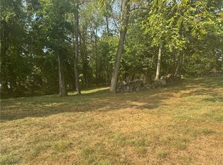 E Ray 36a Dr, Zanesville, OH 43701