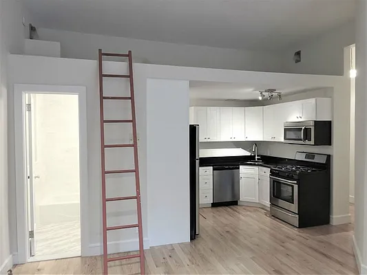 Rented by Brownstone Real Estate | media 10