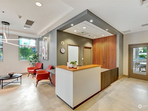 5th image of 1100 106th Avenue NE #206