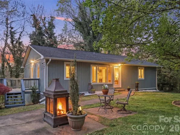 120 42nd Avenue Cir NE, Hickory, NC 28601