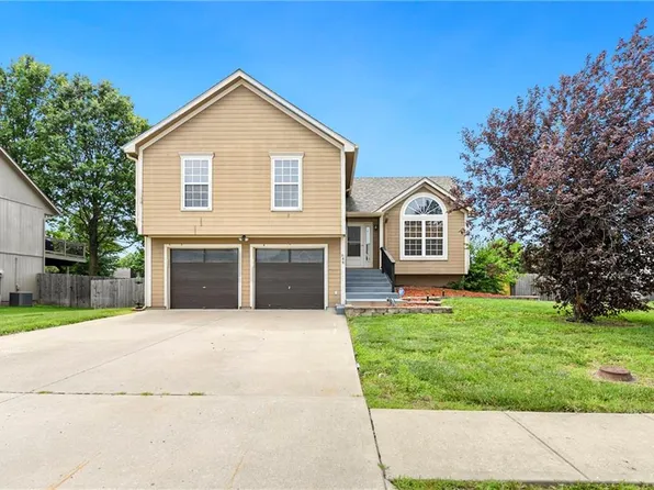 644 SE Jonathon Ave, Lees Summit, MO 64063