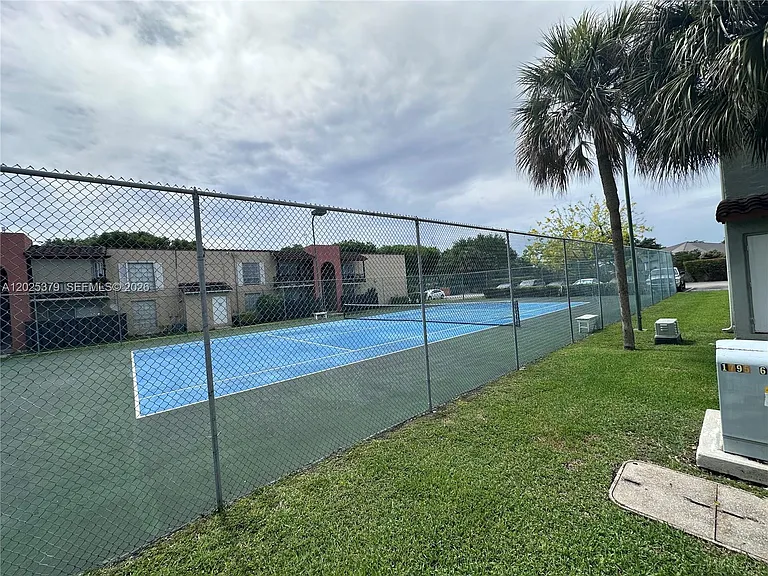 10834 N Kendall Dr #X16 — Photo 24