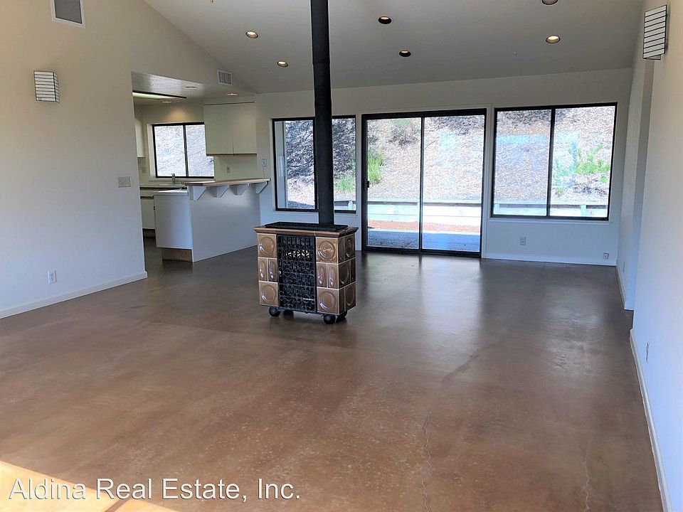 1st image of 18735 Greenleaf Dr