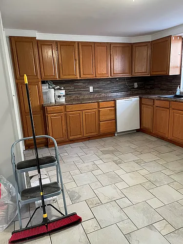 9 Hall St #1R Photo 1