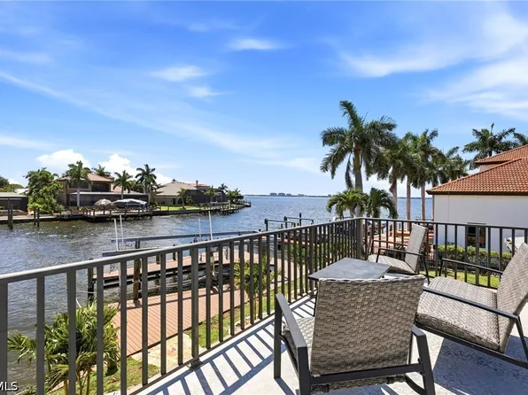 469 Bayshore Dr, Cape Coral, FL 33904