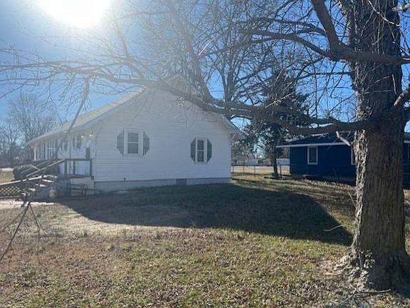 3rd image of 4701 Main St