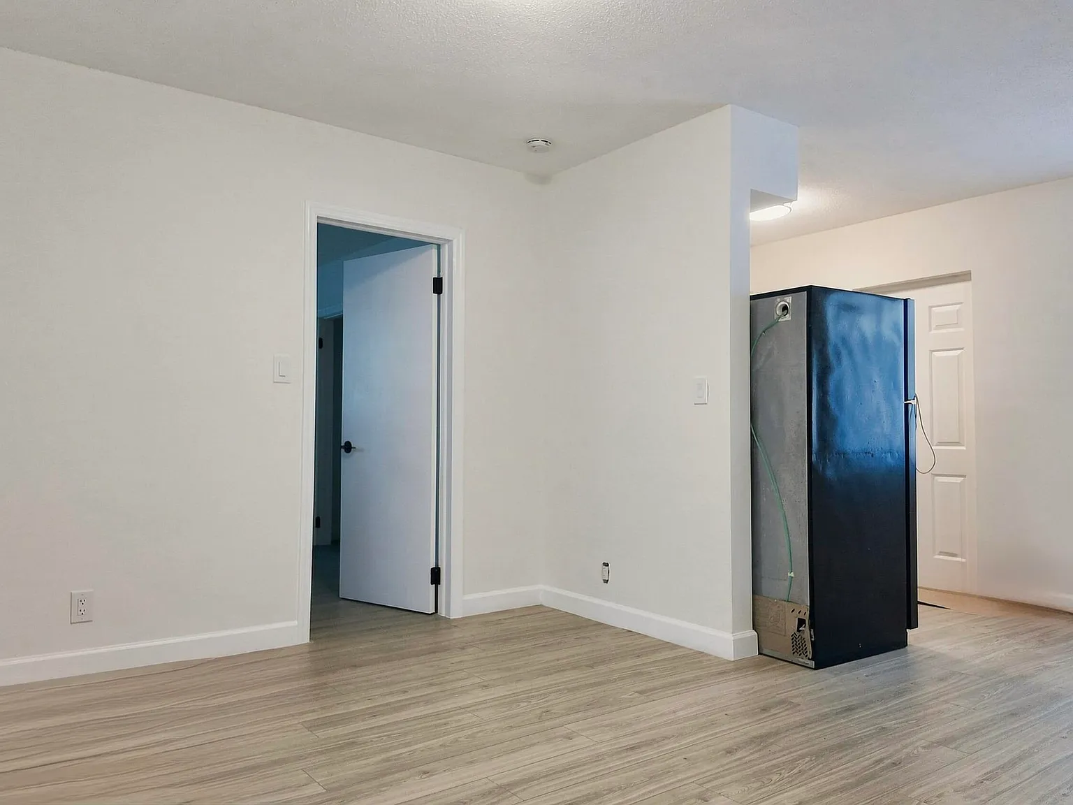 1 bed, 1.0 bath, 4094 sqft, $1,650 — Photo 4
