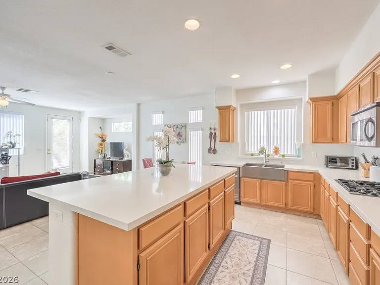 437 Eternity St — Photo 14