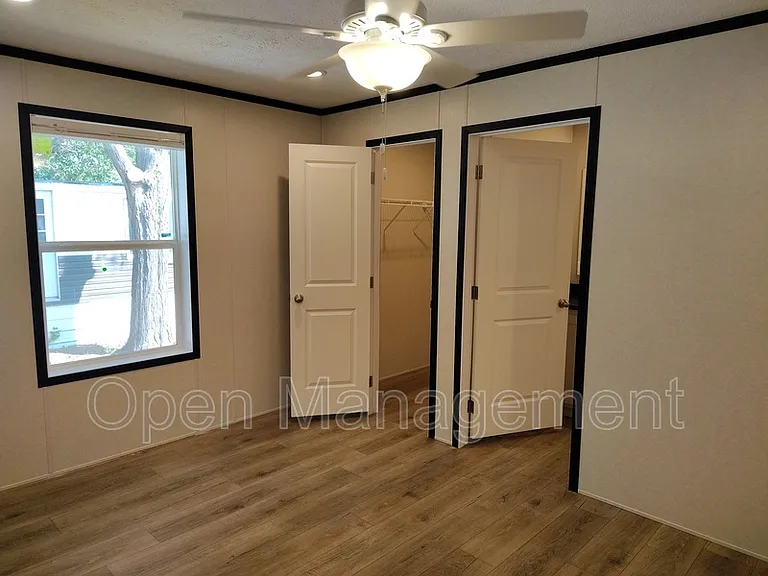 136 Erin Ln — Photo 12