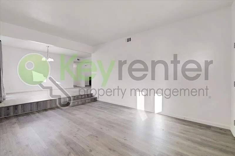 3 bed, 1.0 bath, 1000 sqft, $2,000 — Photo 4