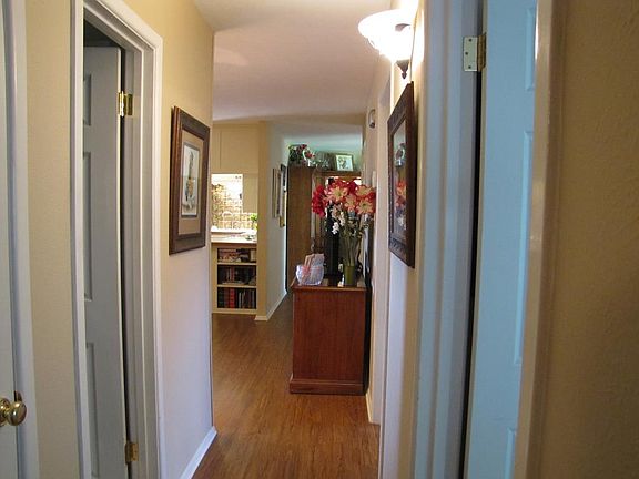 4th image of 4707 Laura Dr