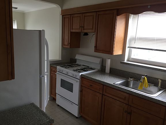 5th image of 3234 48th St #3