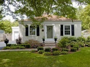 748 McKinley Ave, Geneva, IL 60134