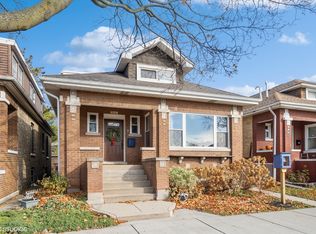 5021 N Kennison Ave, Chicago, IL 60630
