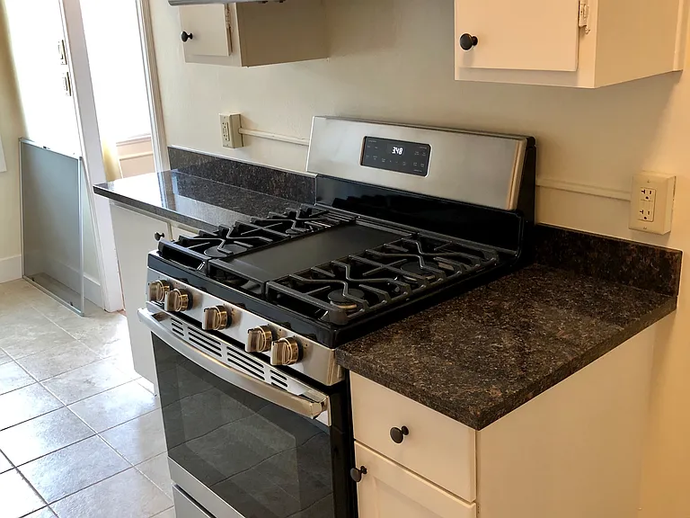 Crestview Apartments — Photo 66