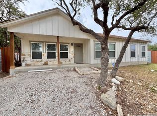 1376 Hedgestone, Canyon Lake, TX 78133