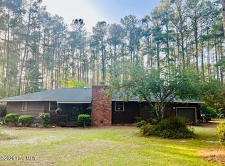 12581 Barnes Bridge Rd, Laurinburg, NC 28352