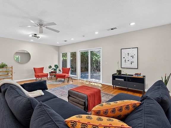 2nd image of 3931 Aberdeen Way