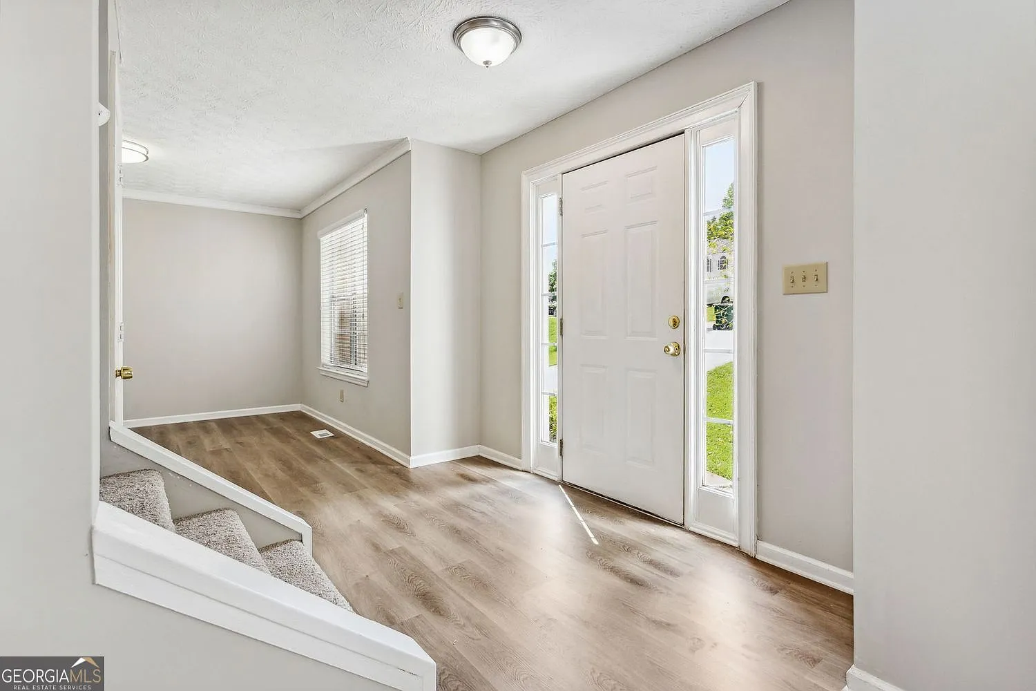 3 bed, 2.5 bath, 2521 sqft, $2,295 — Photo 4