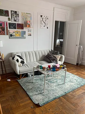 Rented by M.Grossman R.E. Management | media 11