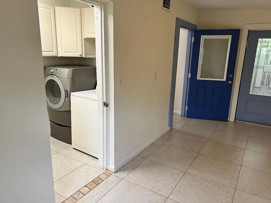 3 bed, 2.0 bath, 1018 sqft, $3,600 — Photo 1