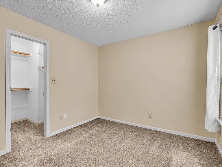 6748 Wimbledon Dr — Photo 16