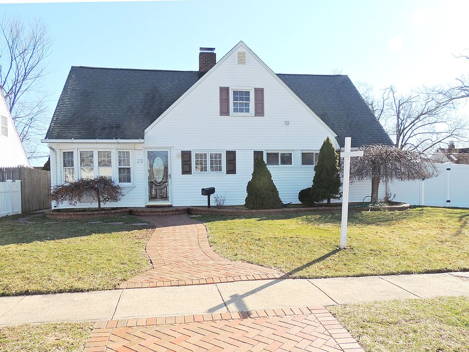 1st image of 23 Fence Ln