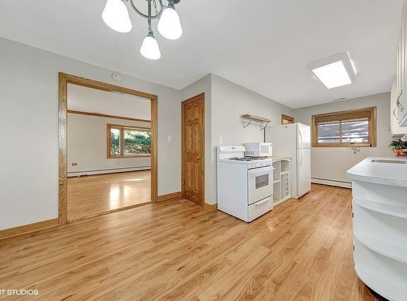 5th image of 980 S Fairfield Ave