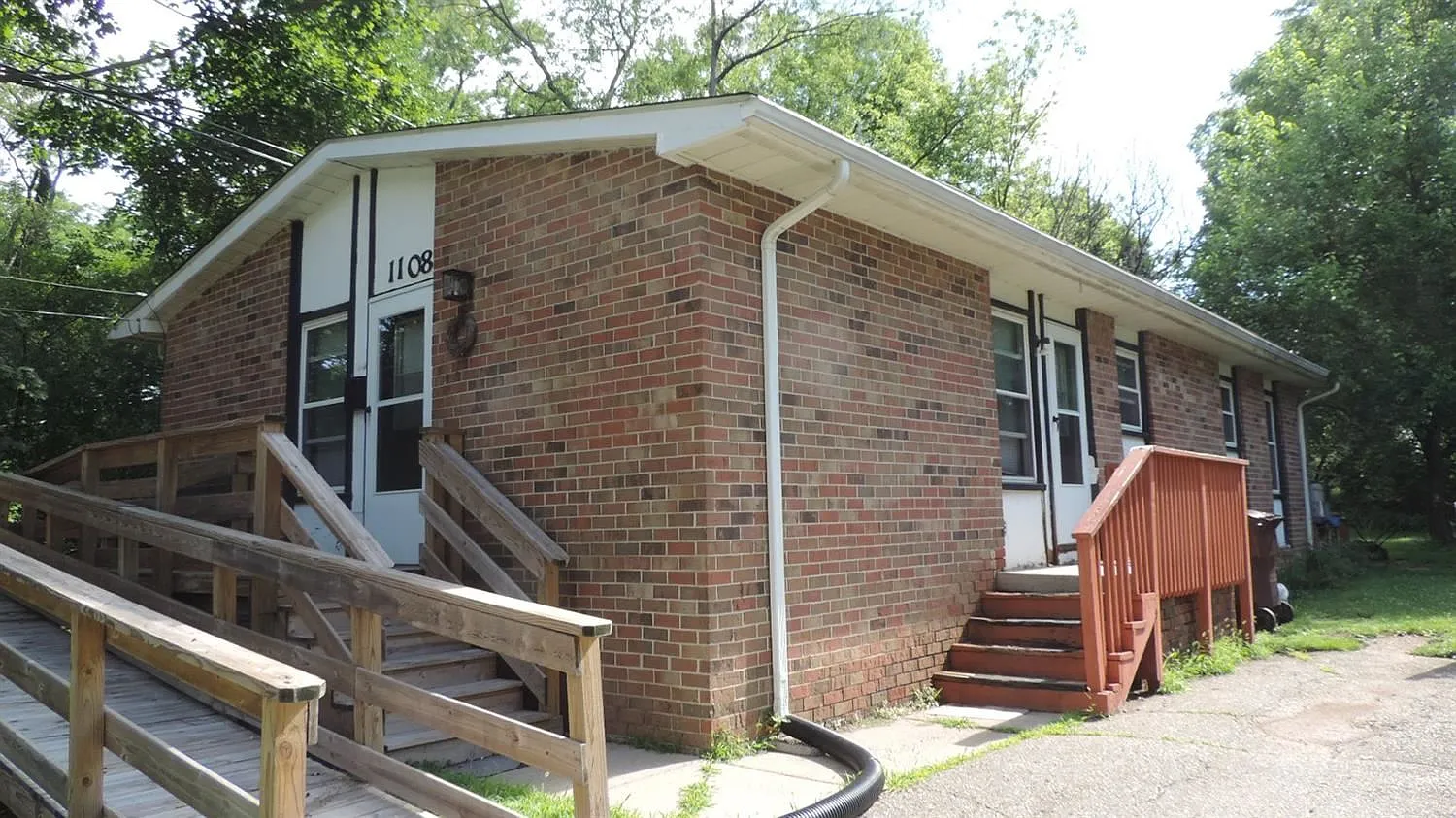 1108 Miner St photo 1