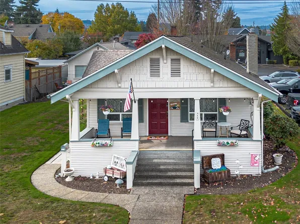 318 4th Street SW, Puyallup, WA 98371