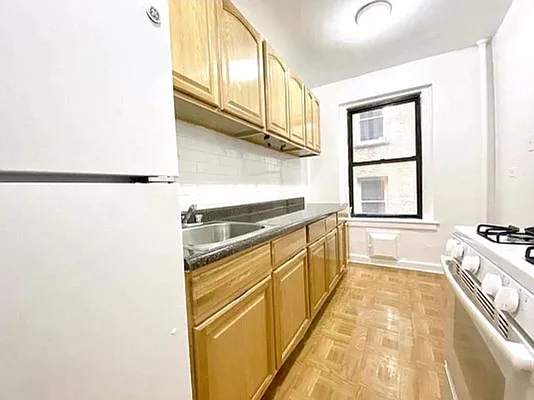 Kitchen, photo 1